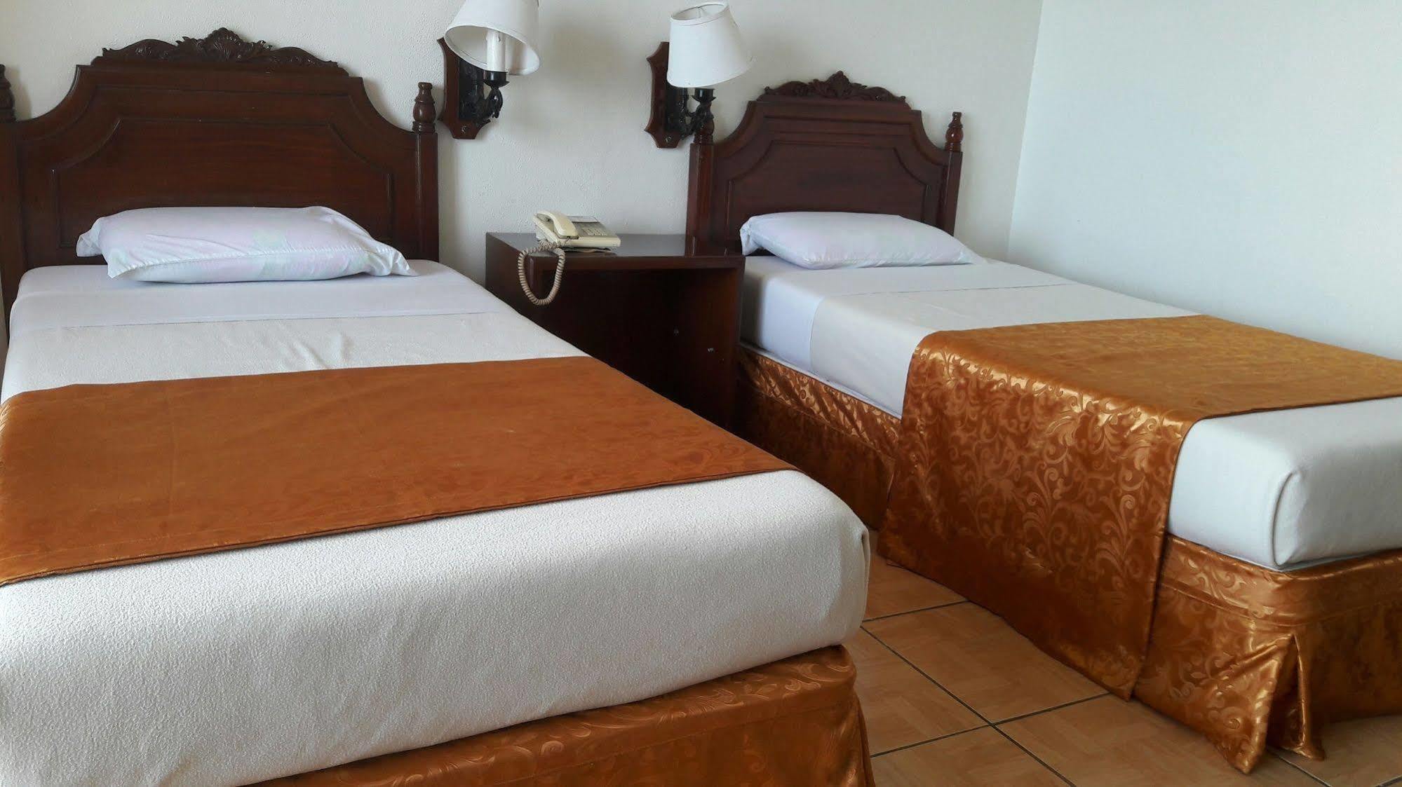 Don Felipe Hotel Ormoc Ngoại thất bức ảnh